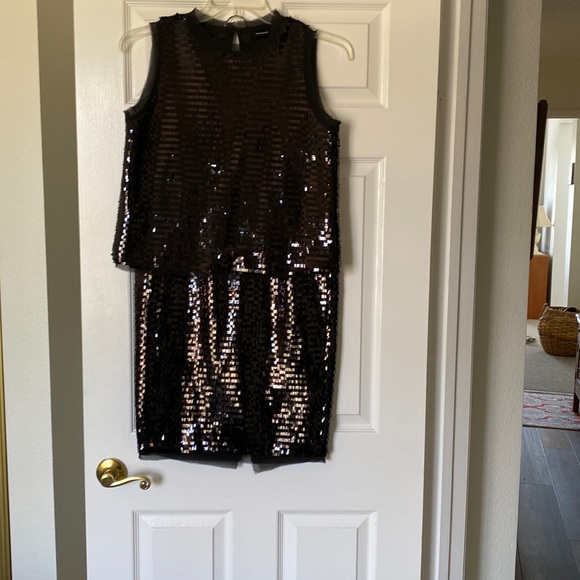 New size S Who What Wear square sequins blouse and skirt.